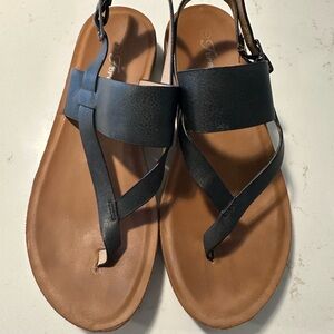 Trendy boutique Black Strap Tan Footbed Women's Sandals